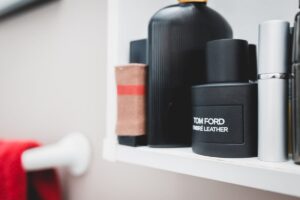  Les 5 meilleurs parfums pour hommes qui vous donneront un coup de fouet et vous laisseront une odeur irrésistible